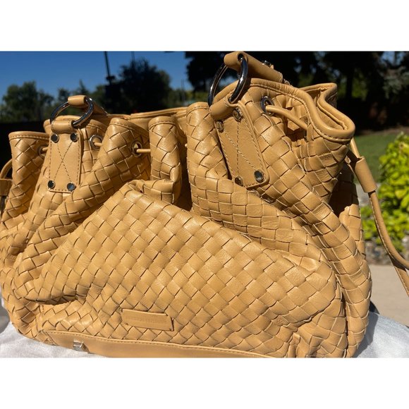 NWT Adrienne Vittadini 100% Woven Leather Brown Twisted Leather Strap Handbag - Picture 2 of 5